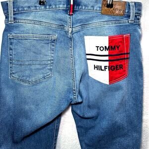 Tommy Hilfiger Men's Light Blue Jeans with Signature Back Pocket